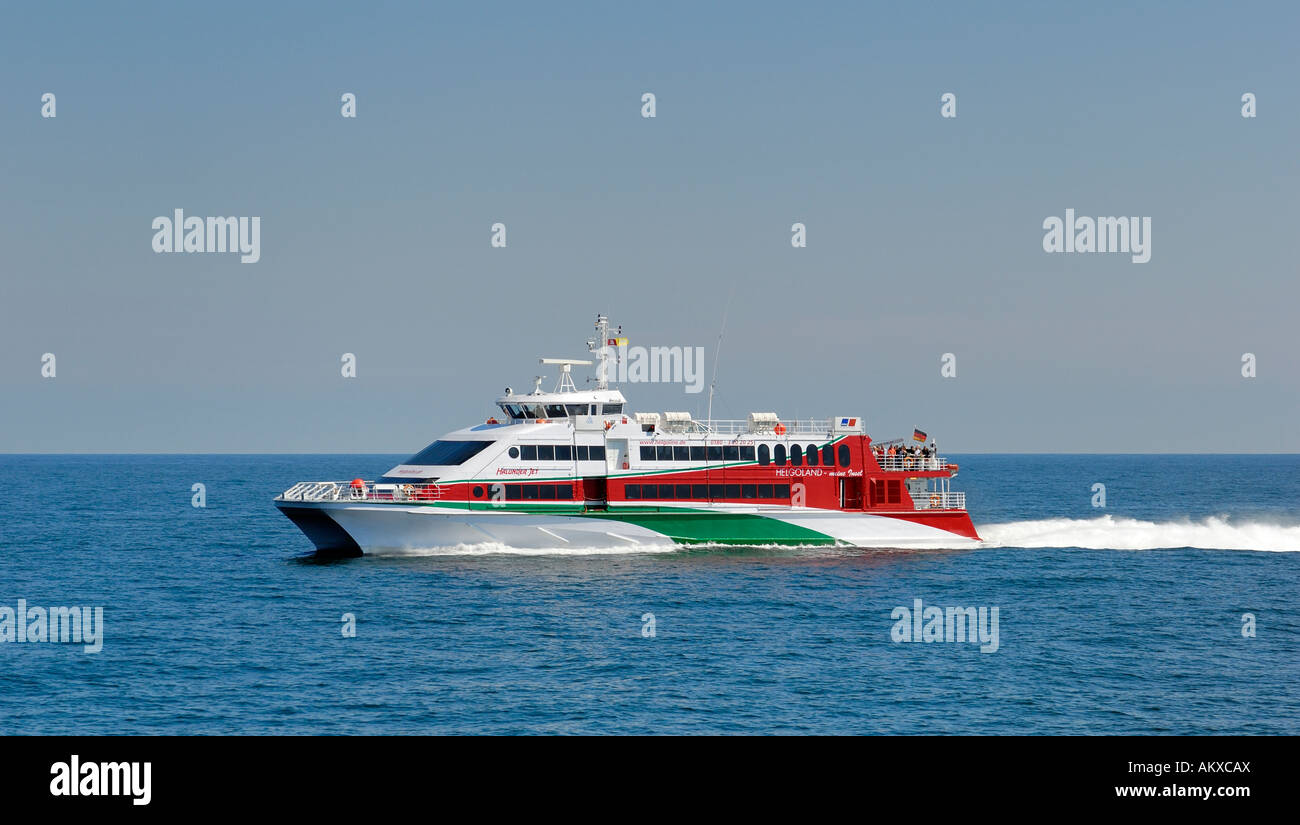La HSC Halunder-Jet è un catamarano che fornisce il servizio di traghetto tra Amburgo, Wedel, Cuxhaven e l'isola di Helgoland Foto Stock