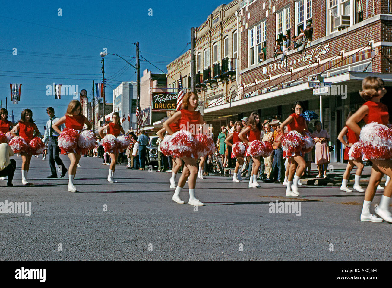 Cheerleaders al Comal County Fair Parade New Braunfels Texas USA 1968 Foto Stock