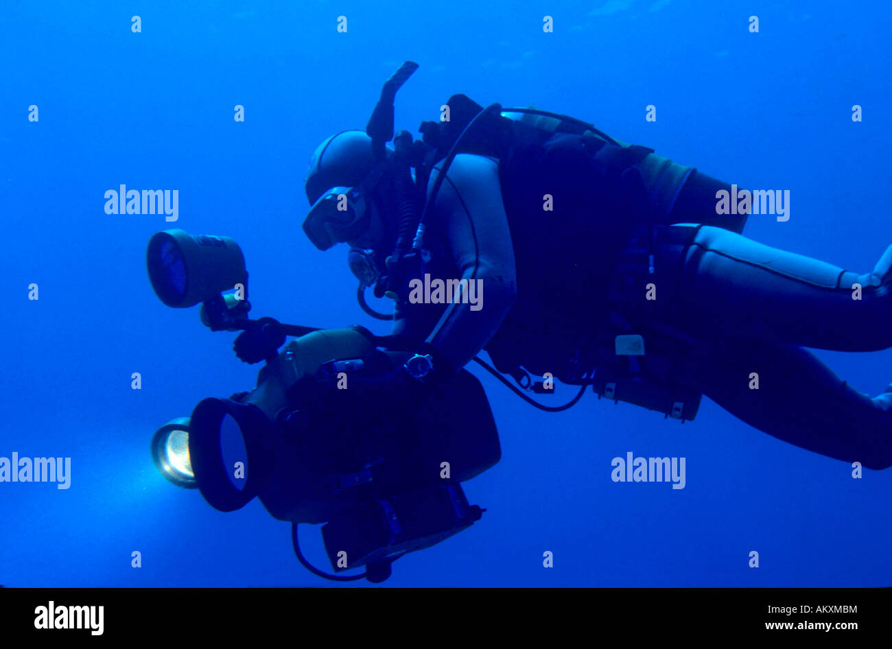 Videocameraman con un Sony underwaterhousing. Foto Stock
