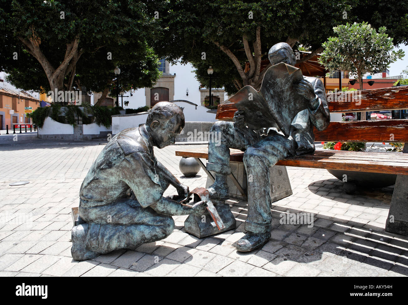 Il servizio di pulizia scarpe boy statua, Plaza San Gregorio, Telde, Gran Canaria, Spagna Foto Stock