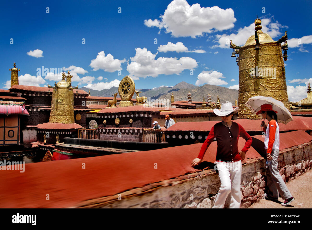 Turisti cinesi a Jokhang Tempio, Lhasa, in Tibet Foto Stock
