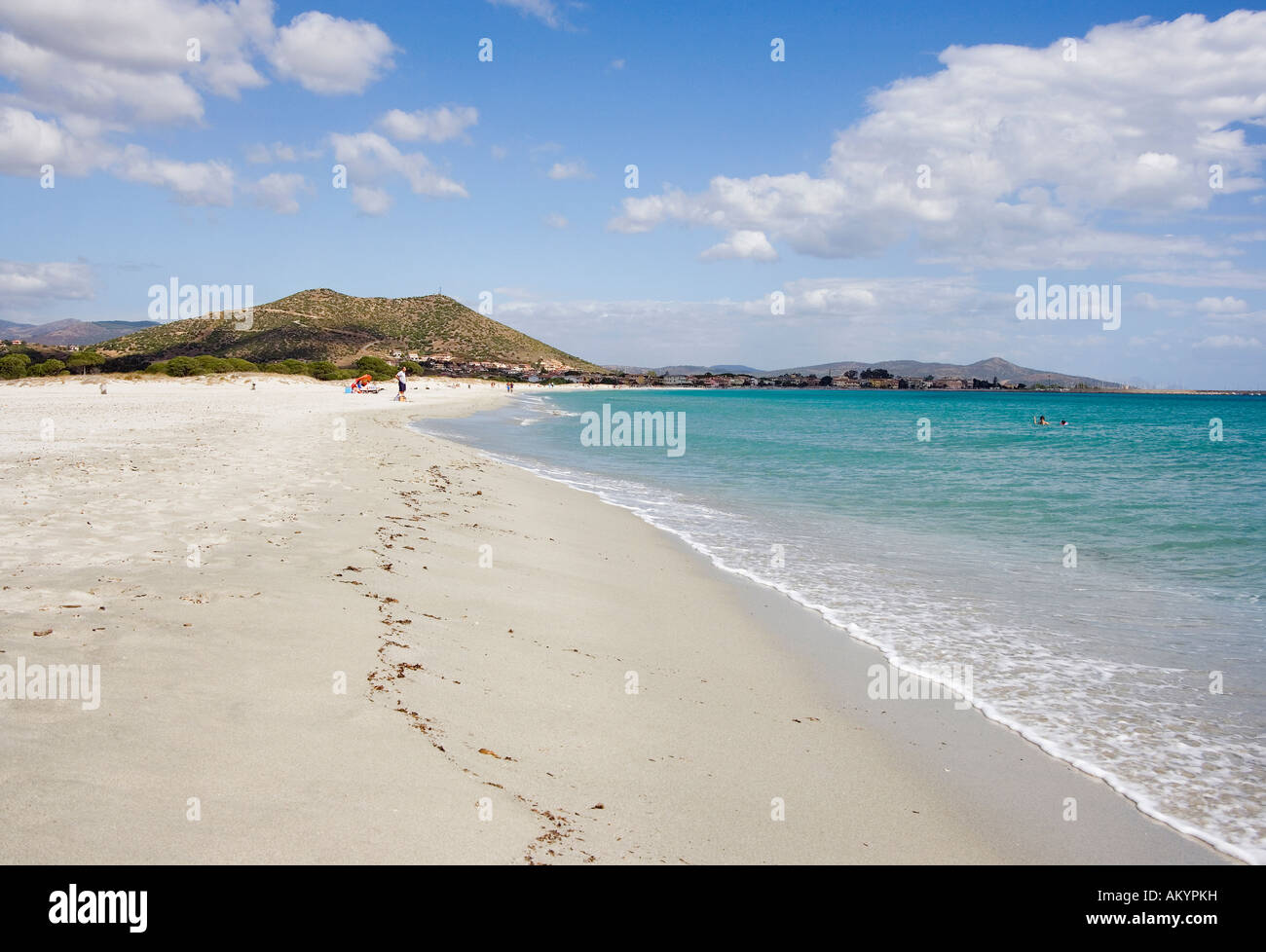 La lunghissima spiaggia di La Caletta, Sardegna, Italia Foto Stock
