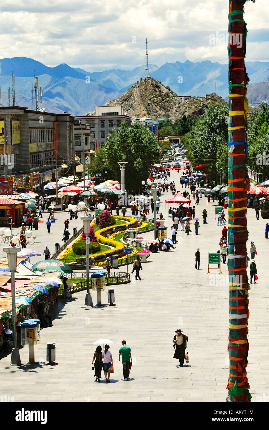 Persone su Barkhor, Lhasa, in Tibet, in Asia Foto Stock