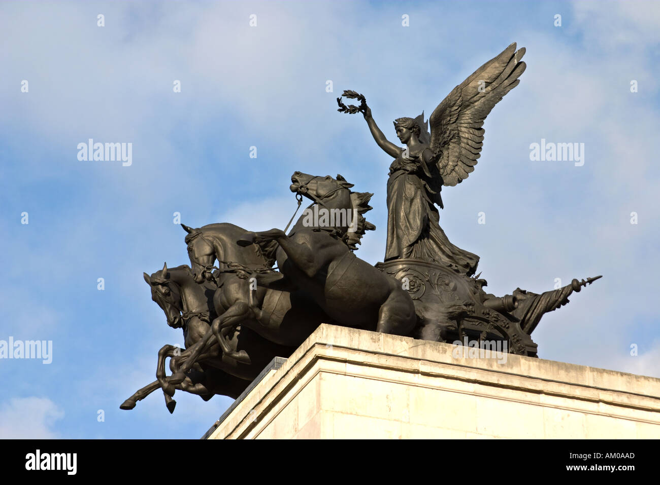 La Quadriga sulla sommità del Wellington Arch a Londra England Regno Unito Regno Unito Regno Unito Foto Stock