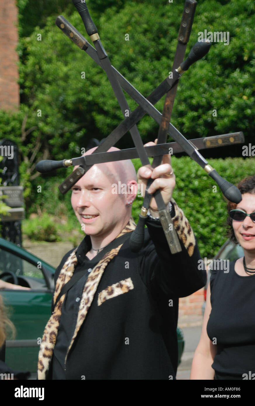 Il cancello a southwell - frusta il processo cat a southwell minster Foto Stock