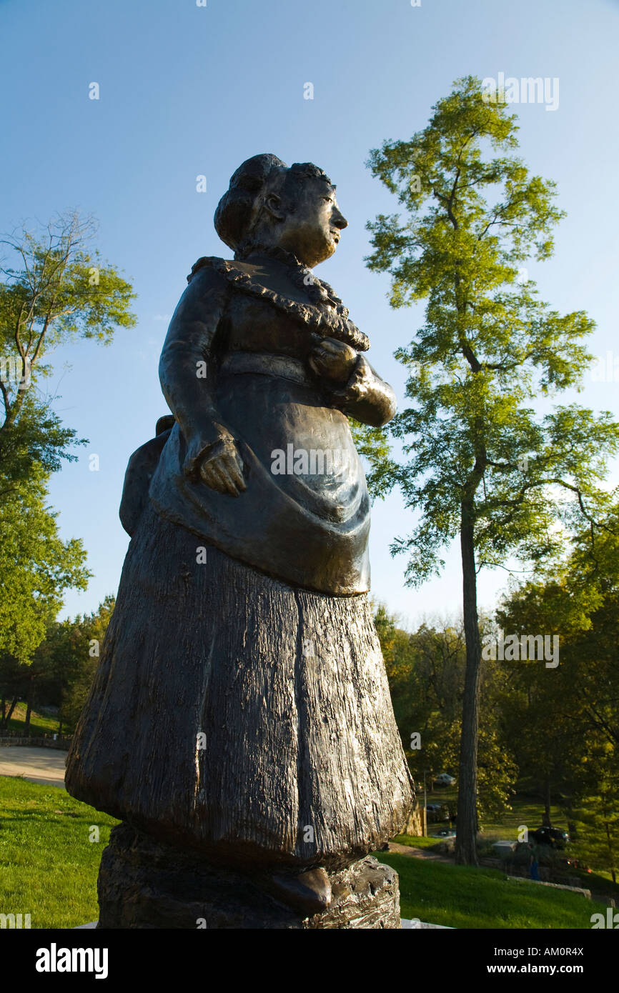 ILLINOIS Galena Statua di Julia Dent concedere la moglie di Ulisse S concedere ex first lady nel parco di fronte a casa Foto Stock
