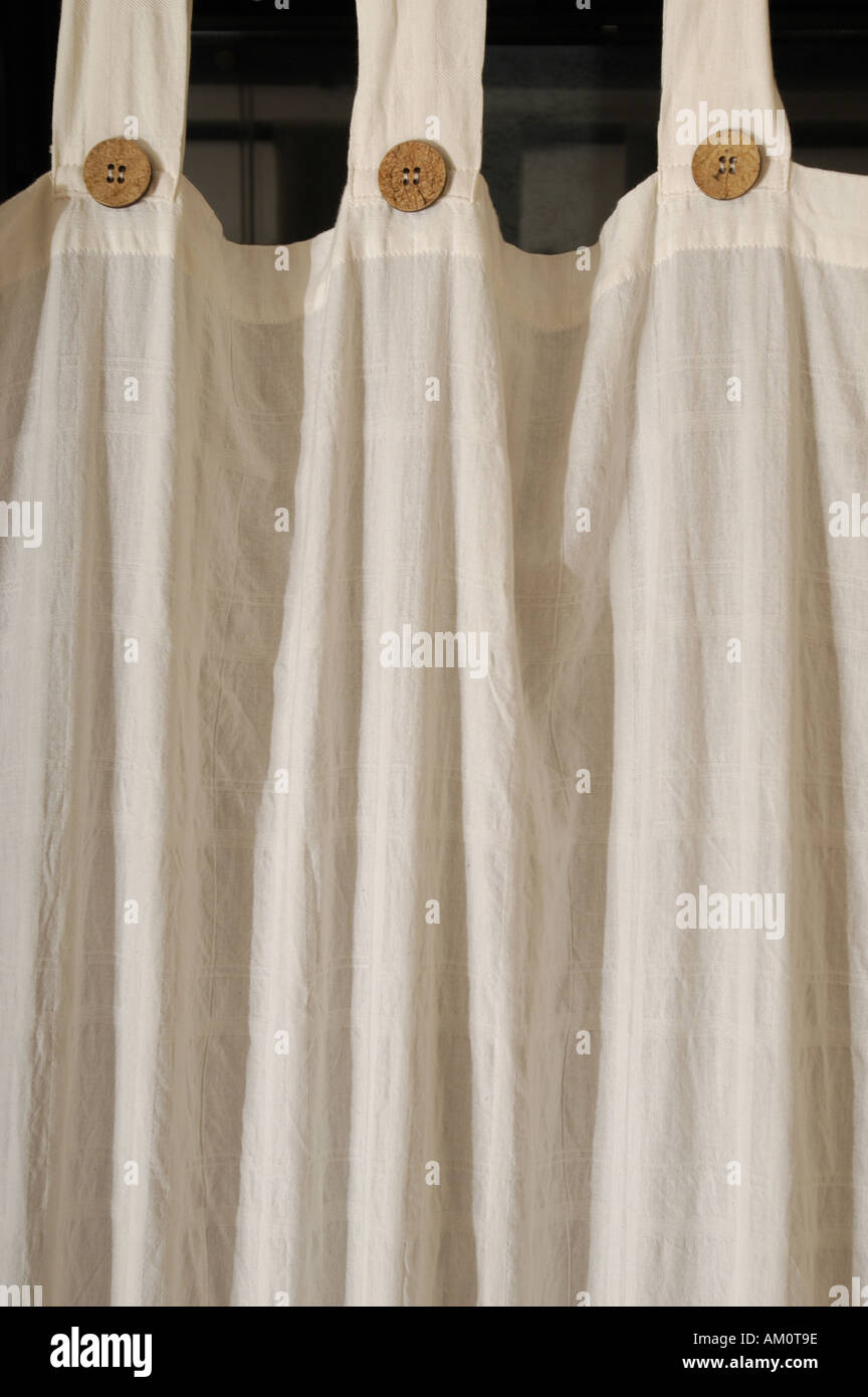 Tenda drappo asta finestra decorazione design interno camera immagini e  fotografie stock ad alta risoluzione - Alamy