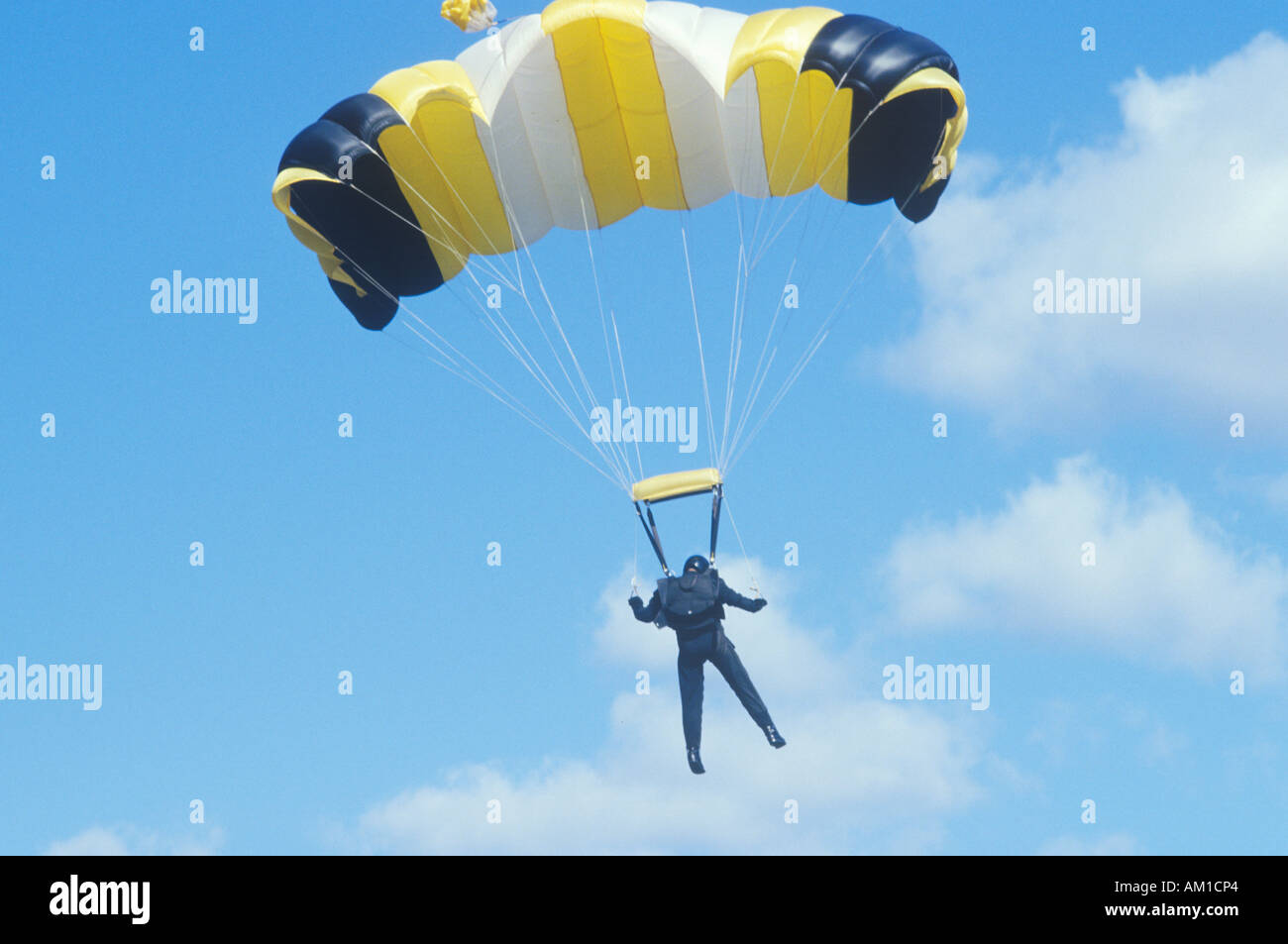 Parachutist in sky West Point NY Foto Stock