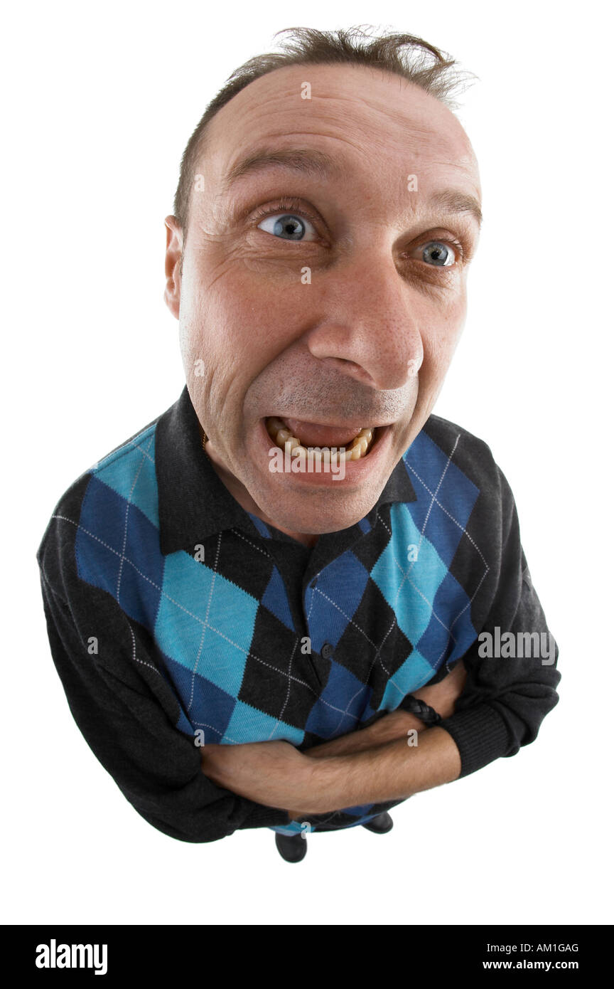 Un uomo ha una badmouth. Foto realizzate con un obiettivo fisheye-lente. Foto Stock