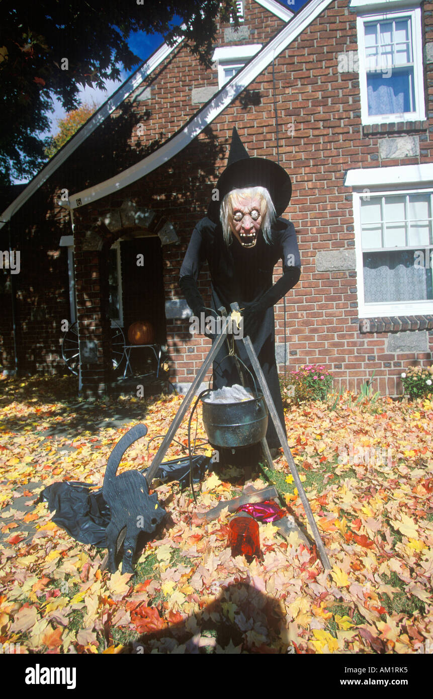 Scary Halloween strega sul prato nello Stato di New York Foto Stock