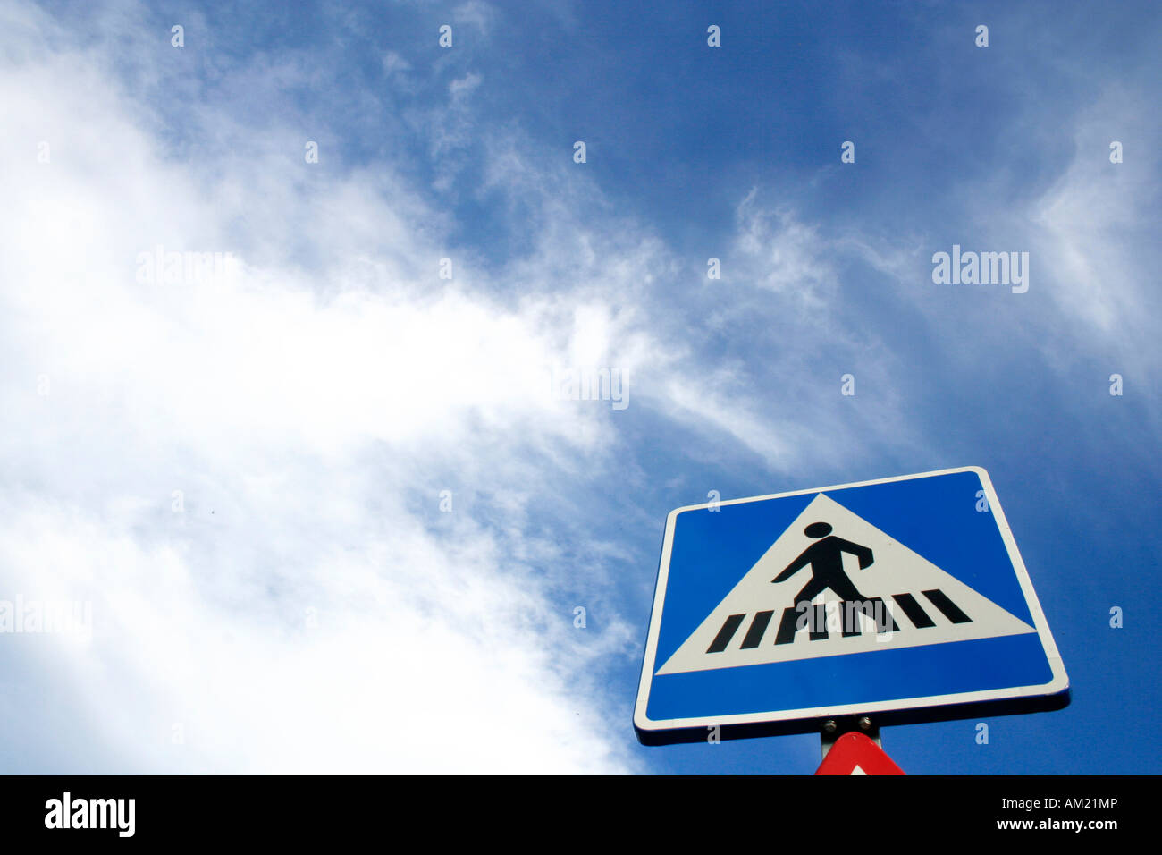 Cartello attraversamento pedonale immagini e fotografie stock ad alta ...