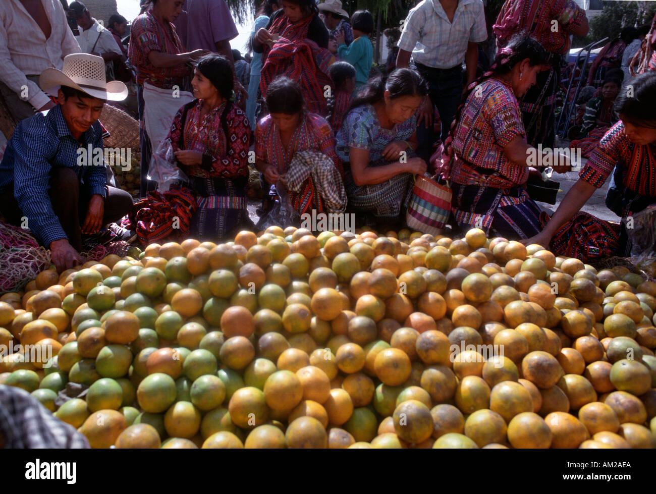 Solola mercato un Maya Kaqchiquel comunità in rotta verso il lago Atitlan Guatemala Foto Stock