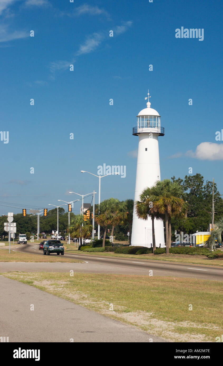Biloxi Lighthouse sull'Autostrada 90 lungo la costa del Golfo del Messico a Biloxi Mississippi USA Foto Stock