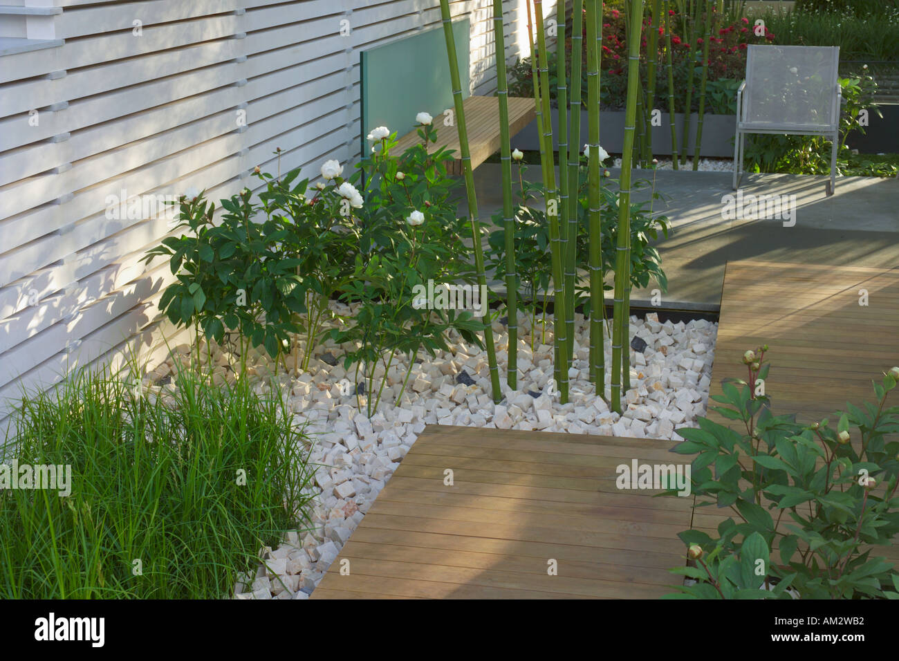 Il Chelsea Flower Show 2005 Londra UK nel Grove Christopher Bradley foro grove formale giardino di stile Foto Stock