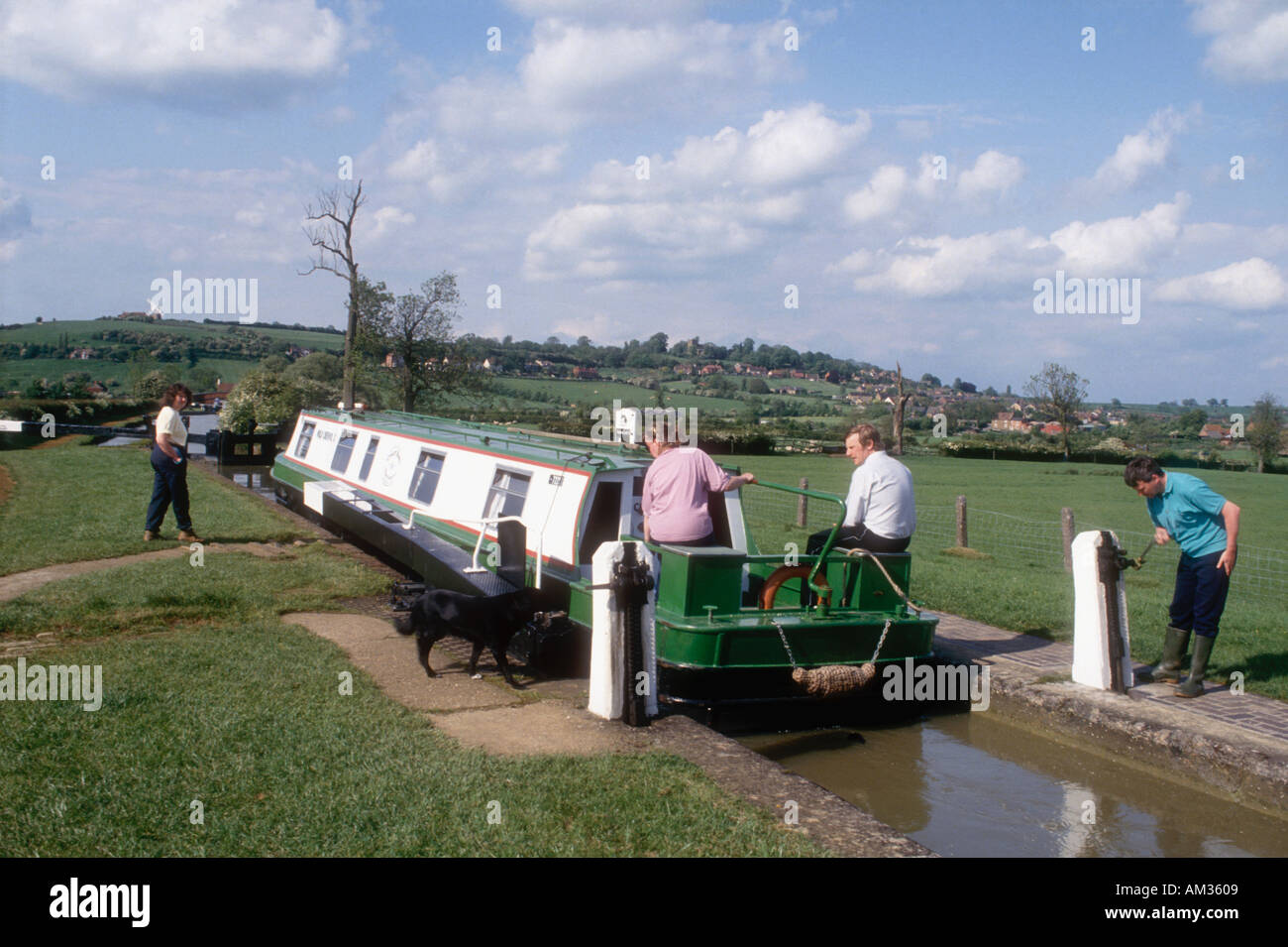 La Oxford Canal vicino Napton sulla collina nel Warwickshire England Regno Unito Foto Stock