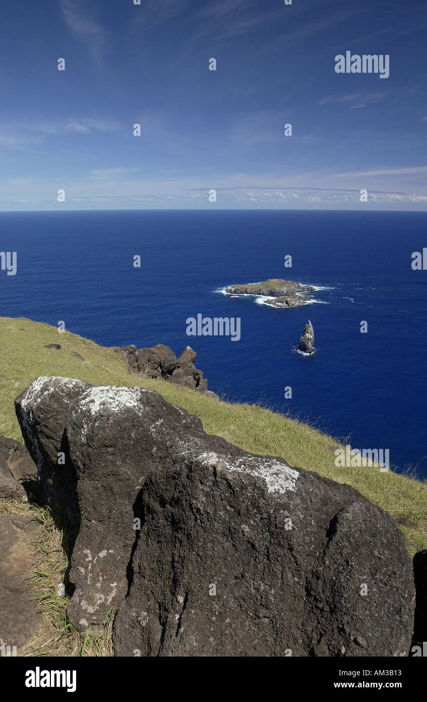 Motu Iti come visto da Orongo Rano Kau sull isola di pasqua nel Pacifico del Sud Foto Stock