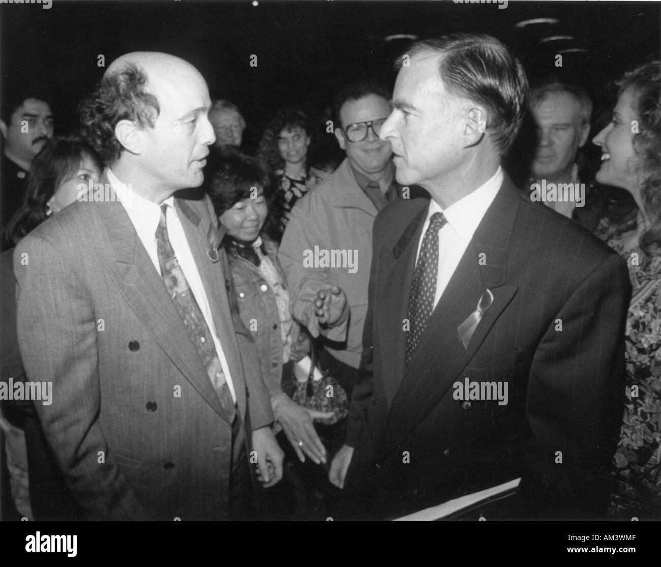 Caso produttore Joe Sohm incontro ex governatore Jerry Brown della California e fondo presidenziale Raiser prodotta da Sohm a Los Foto Stock