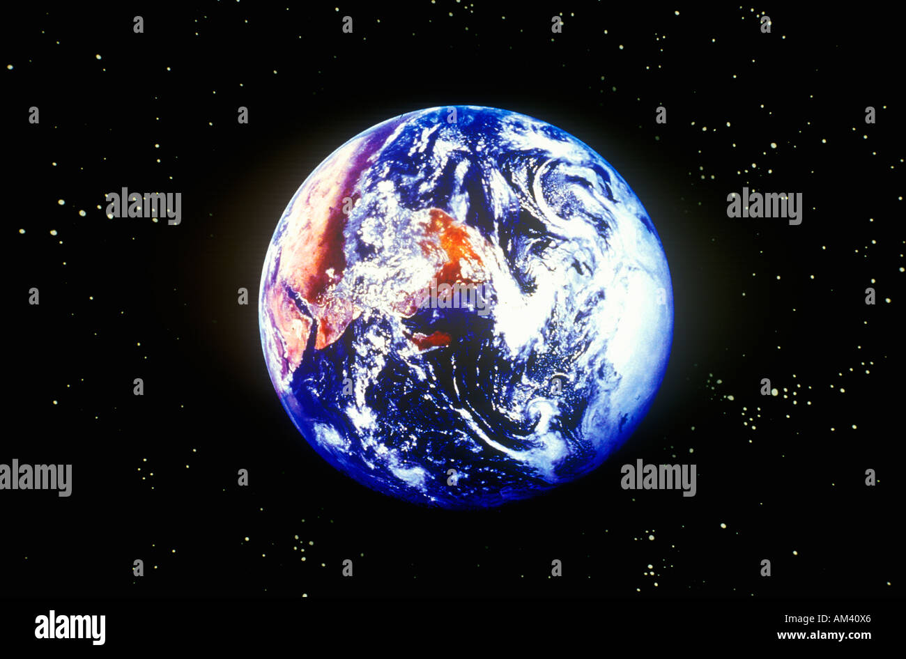 Messa a terra come visto dallo spazio contro uno sfondo stellato Foto Stock