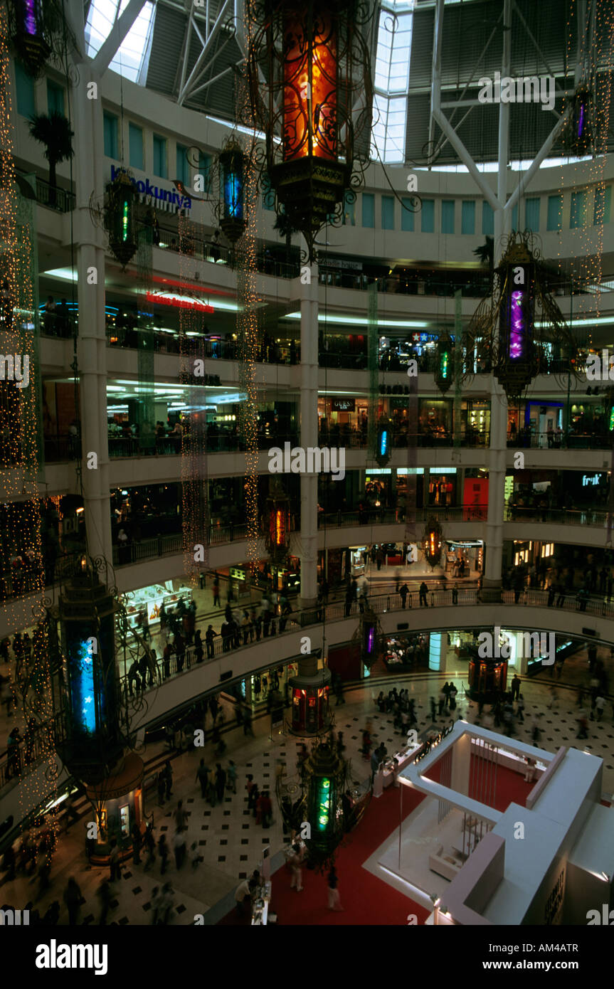 All'interno del centro commerciale KLCC, Torri Petronas, Kuala Lumpur, Malesia. Foto Stock