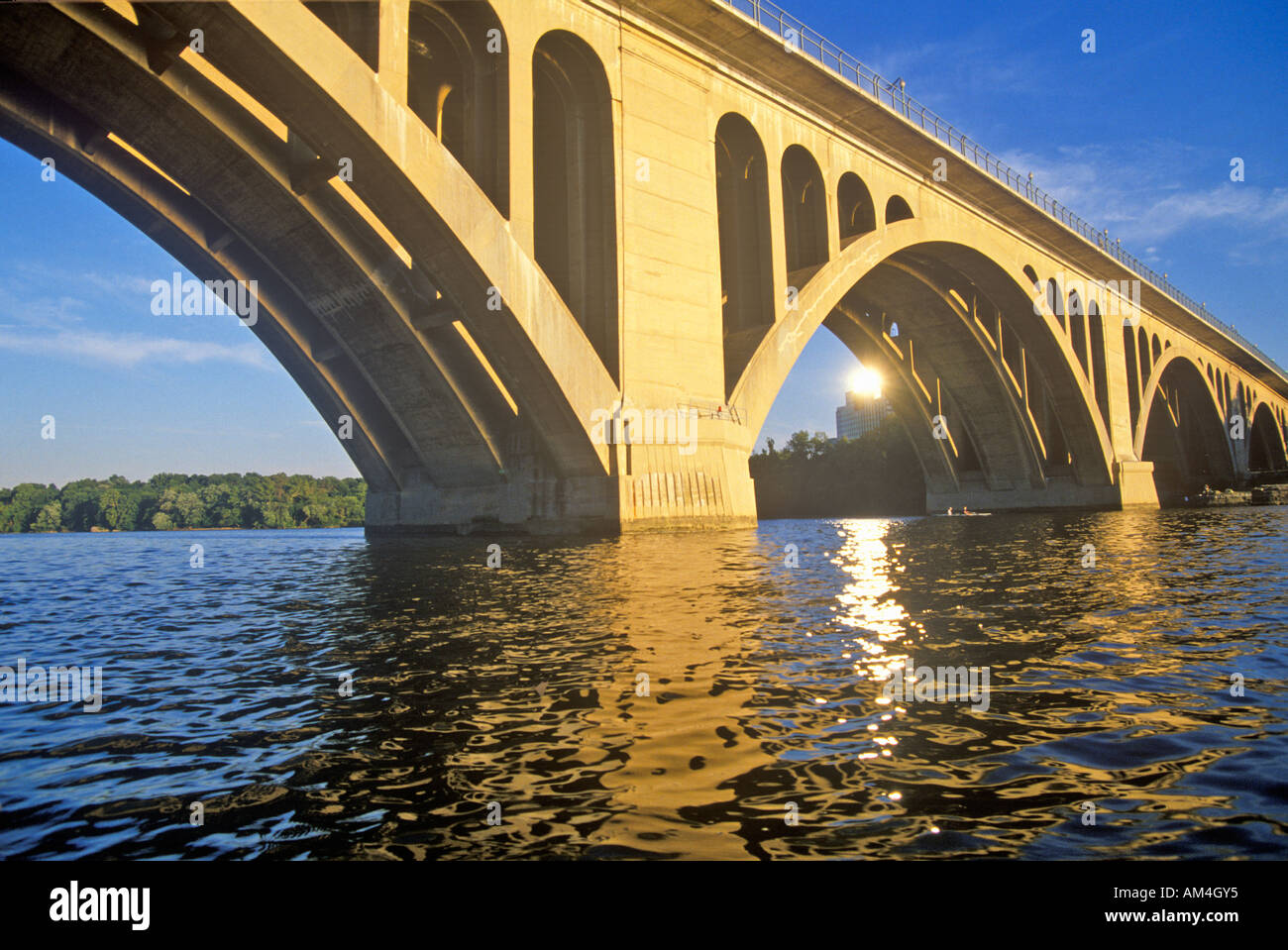 Il Potomac e Francis Scott Key Bridge Rosslyn Washington DC Foto Stock