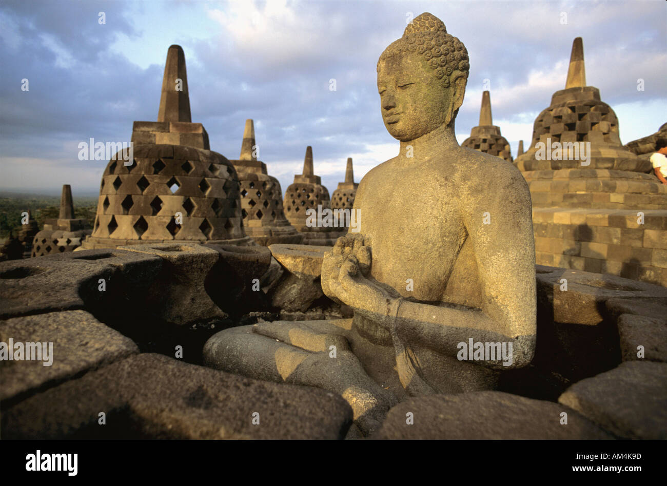 La scultura del Buddha, il Borobudur, Giacarta Foto Stock