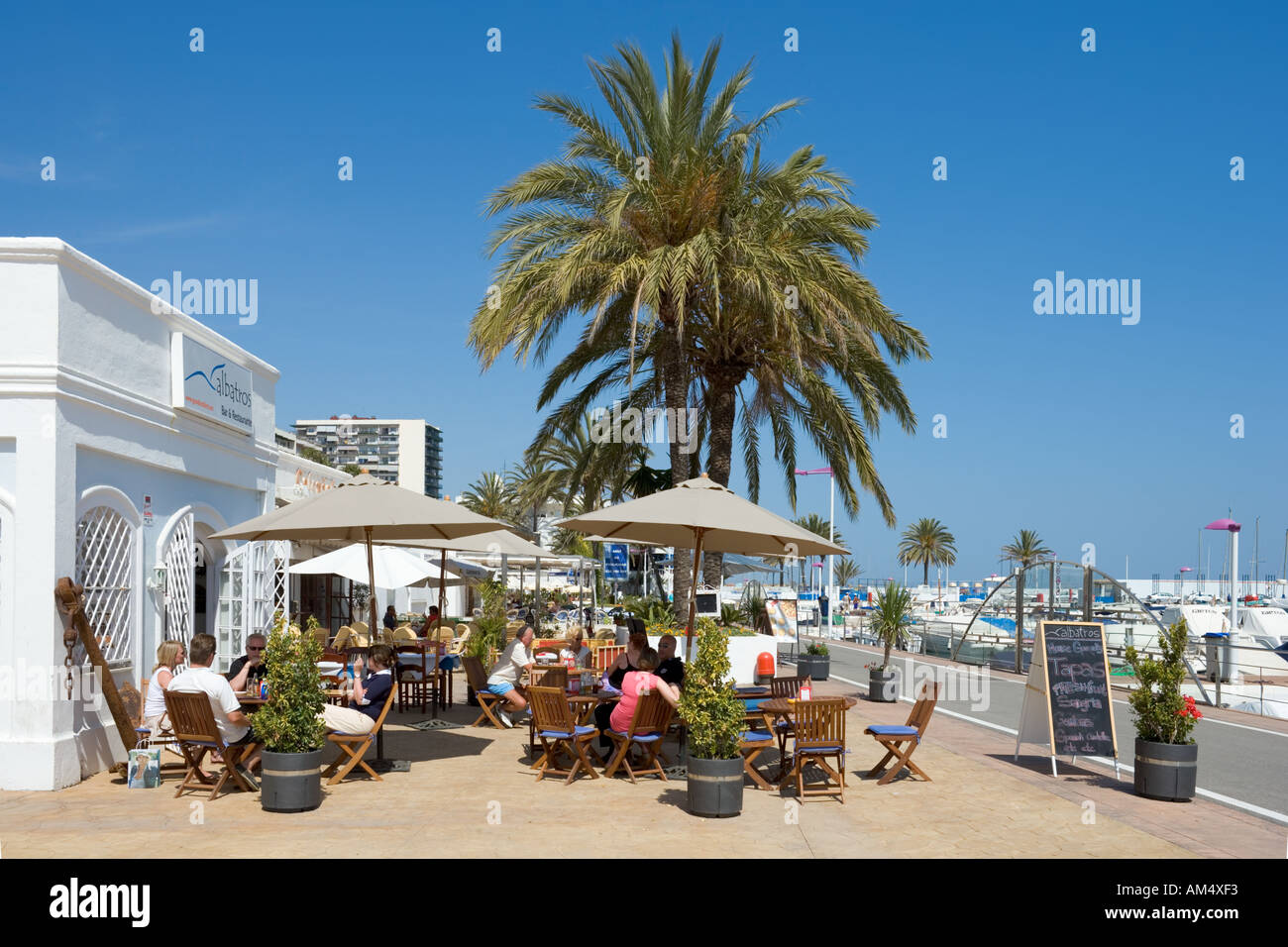 Ristorante in Marina a Marbella, Costa del Sol, Andalusia, Spagna Foto Stock