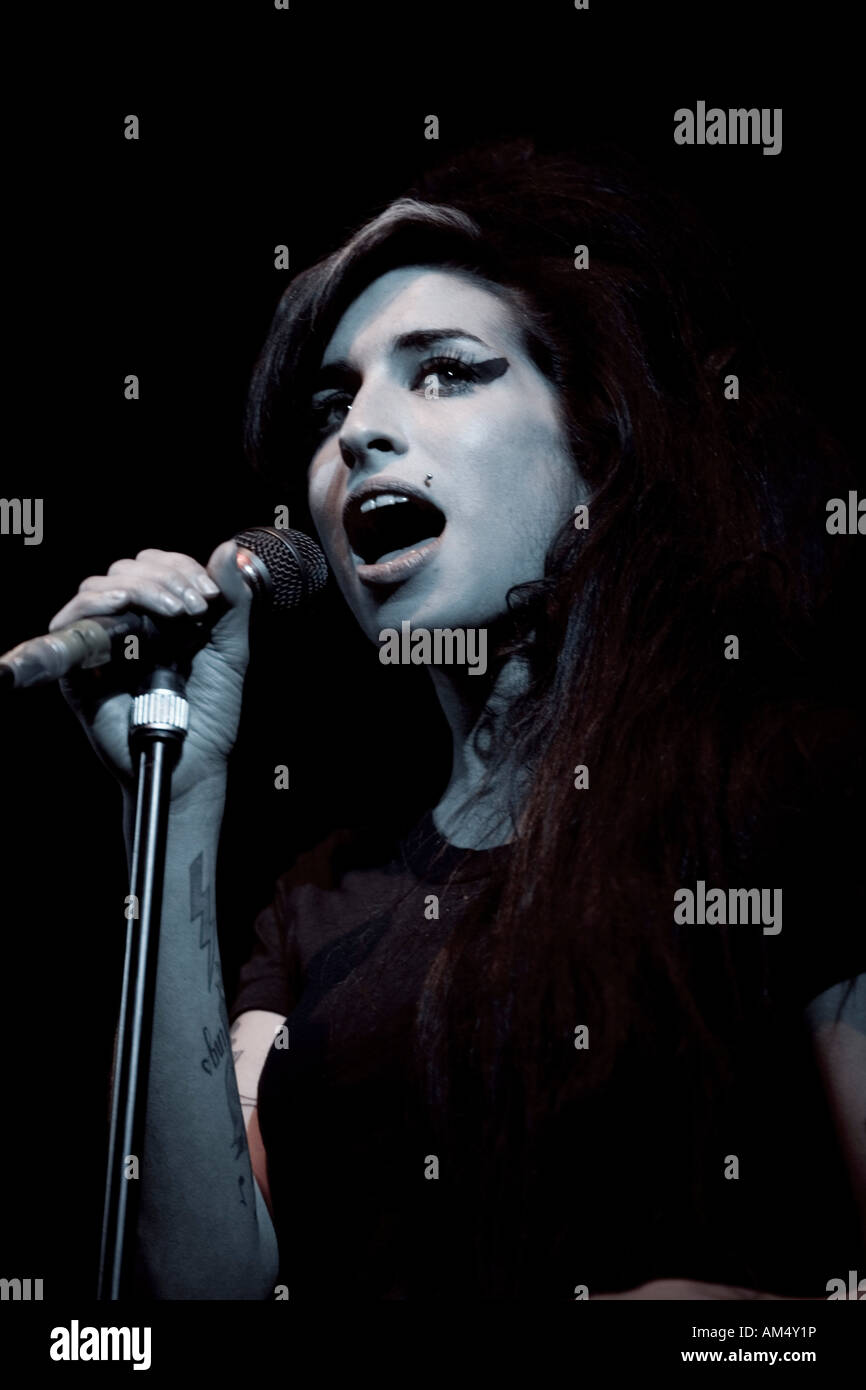 Amy Winehouse performing live Foto Stock