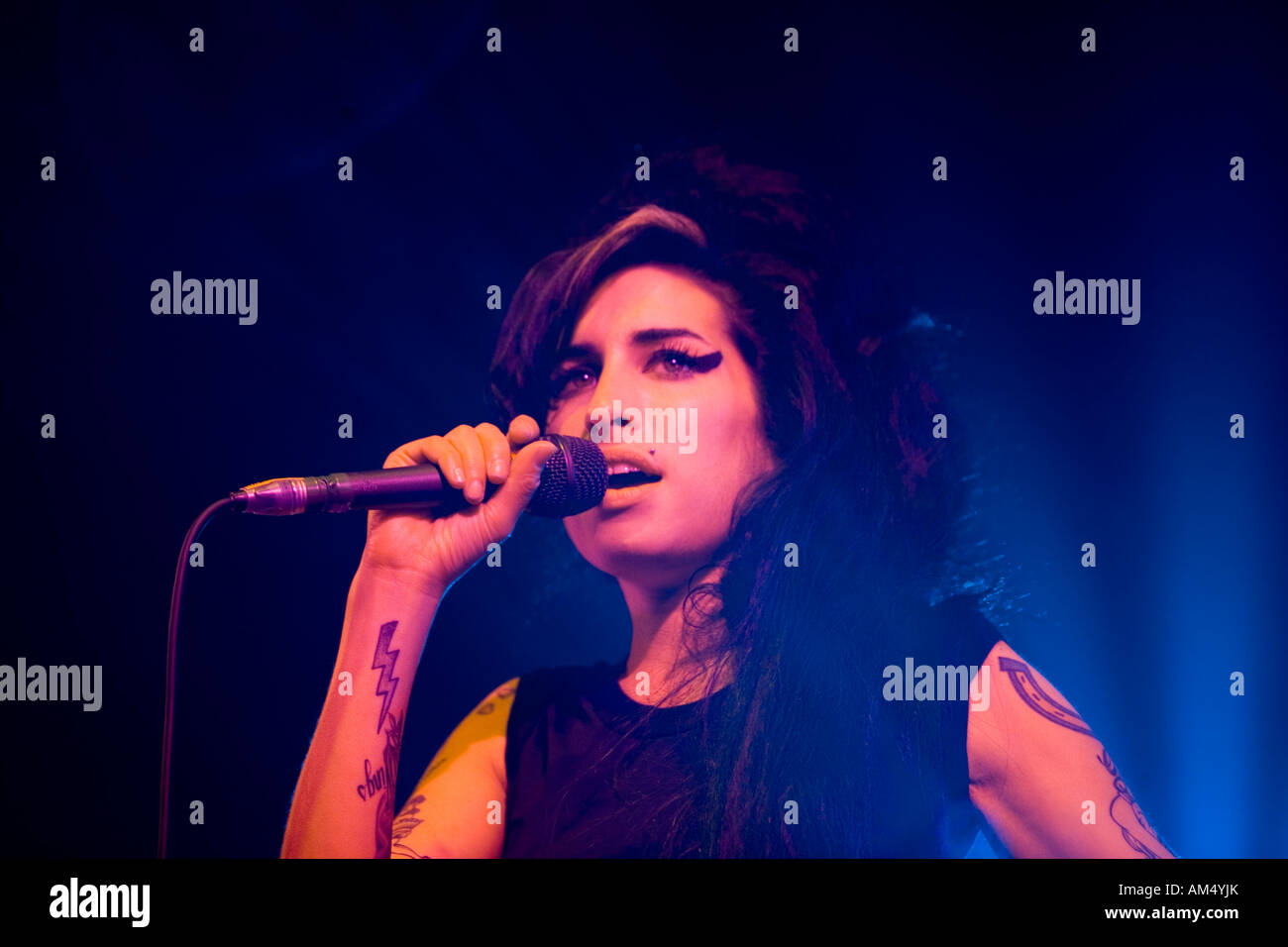 Amy Winehouse performing live Foto Stock