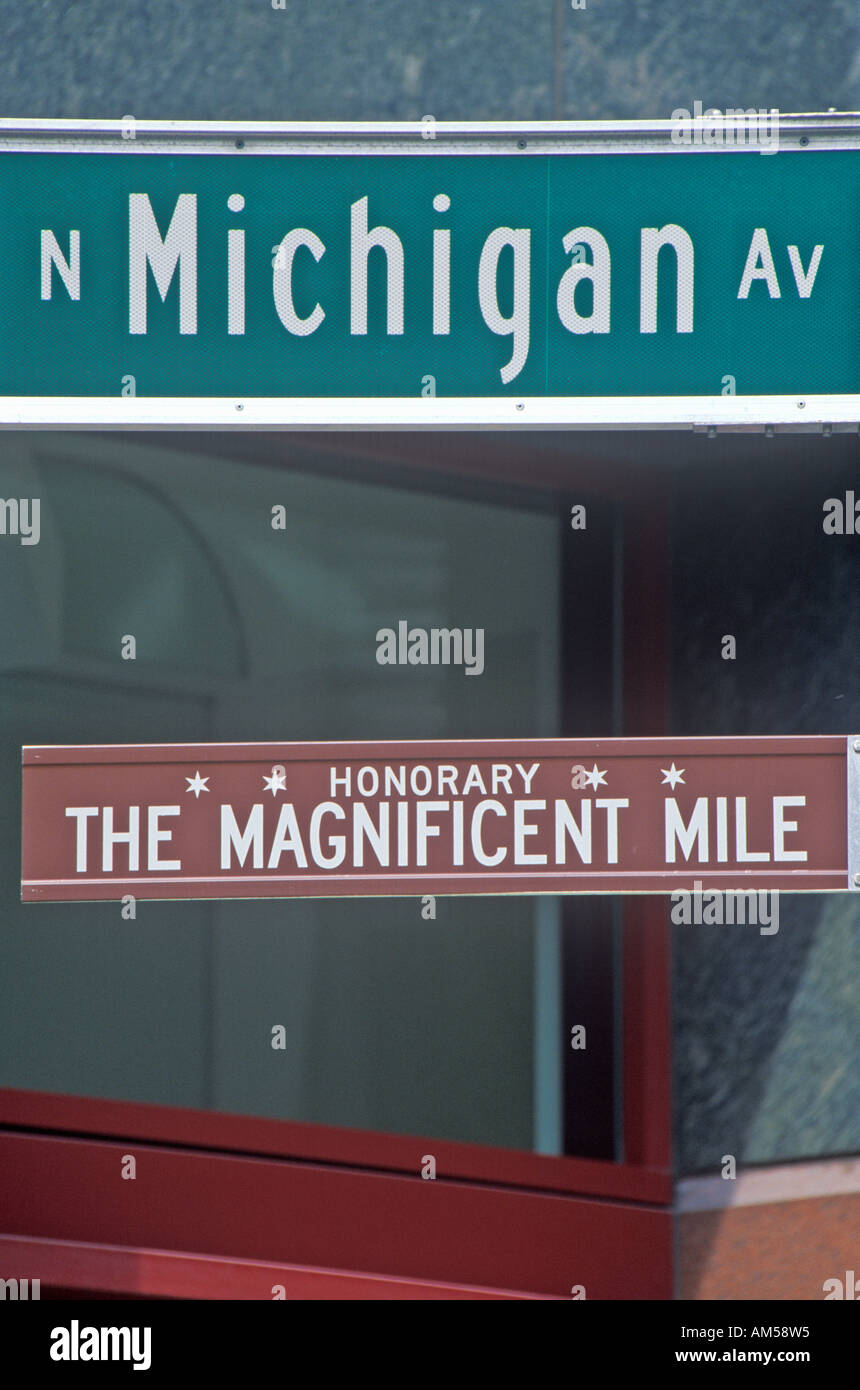 North Michigan Avenue e dal Magnificent Mile segni Chicago Illinois Foto Stock