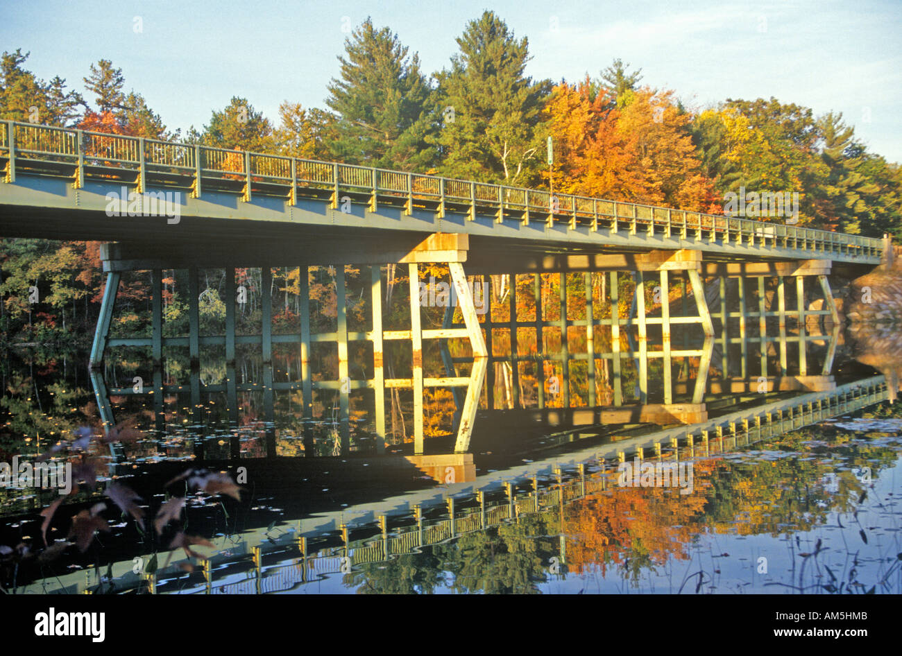 Percorso panoramico in NH sulla Route 153 e 25 in autunno Foto Stock