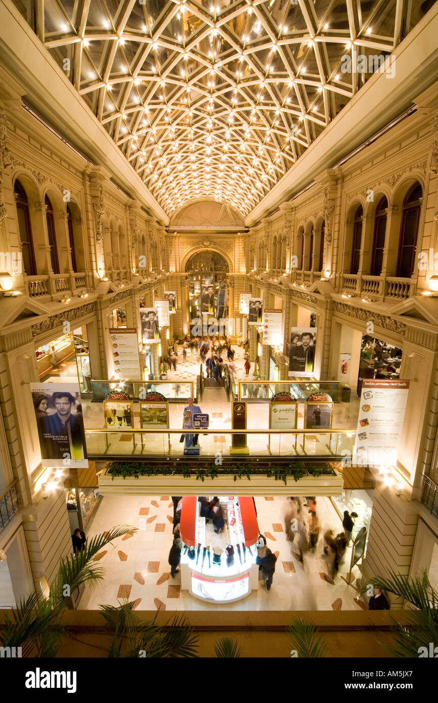 Galleria principale Galerias Pacifico shopping mall di Buenos Aires. Foto Stock