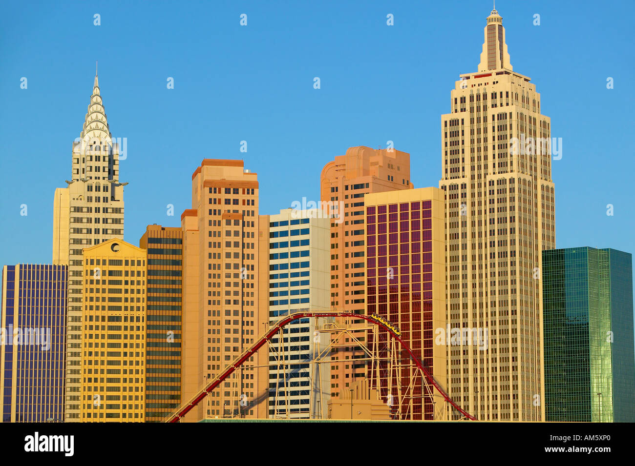 Roller Coaster ride in New York New York Casino in Las Vegas NV Foto Stock