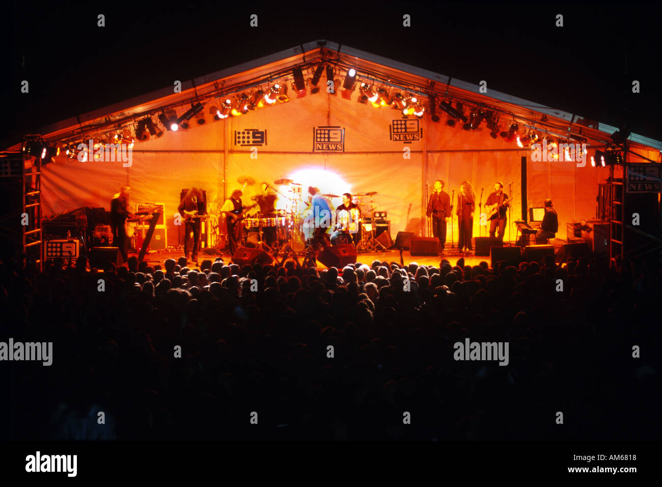 Ottobre 1996 Curdimurka South Australia Australia la Outback Curdimurka sfera la banda esegue Foto Stock