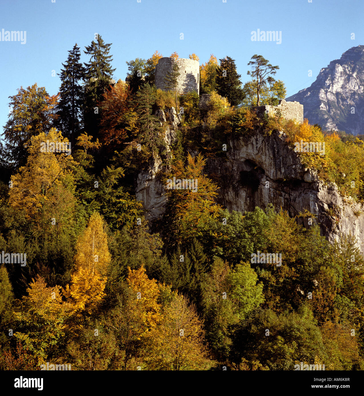 Il castello di Karlstein rovina nei pressi di Bad Reichenhall, Berchtesgadener Land, Alta Baviera, Germania Foto Stock