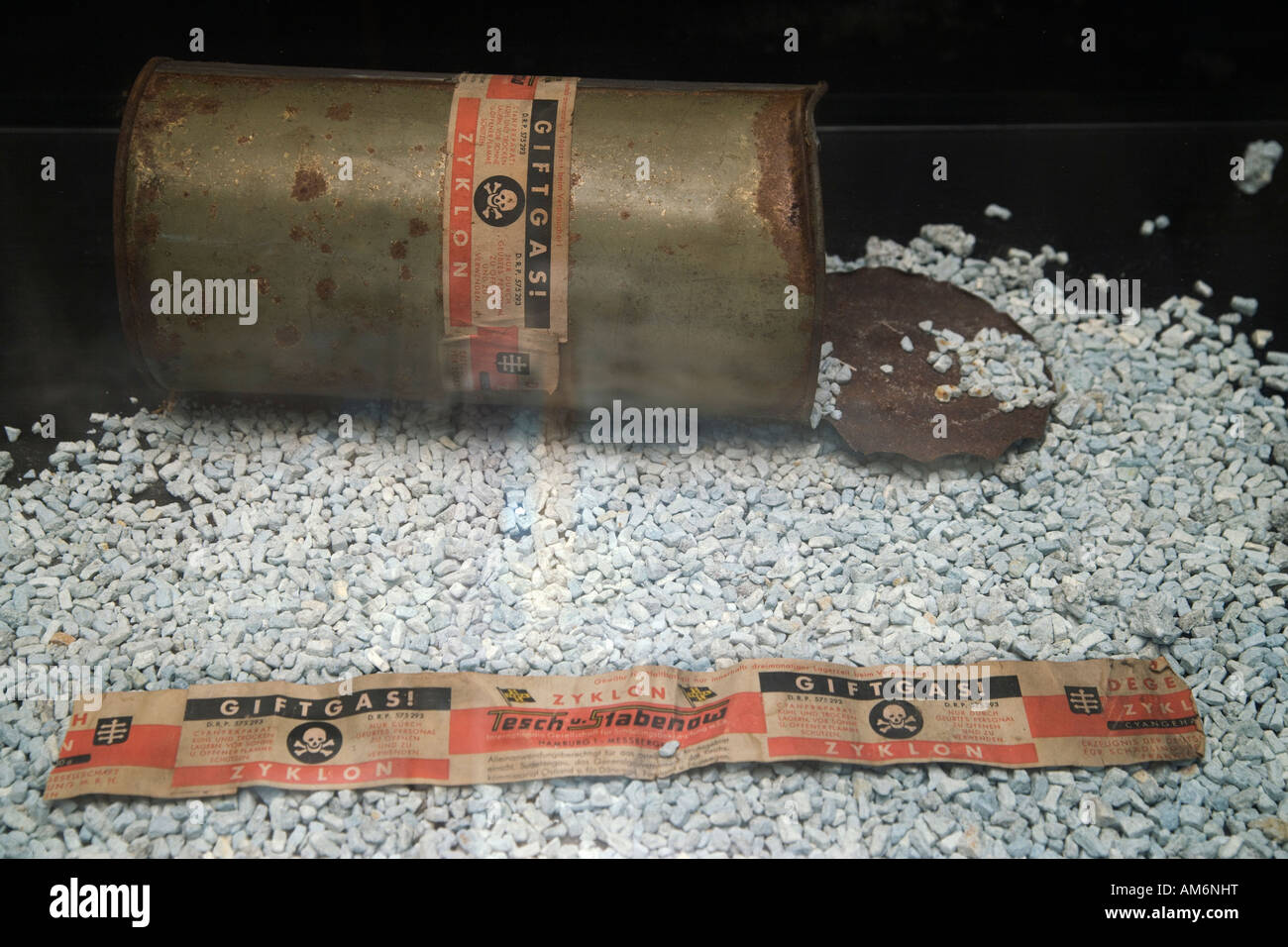 Zyklon-B bombola del gas Majdanek morte Camp Foto Stock