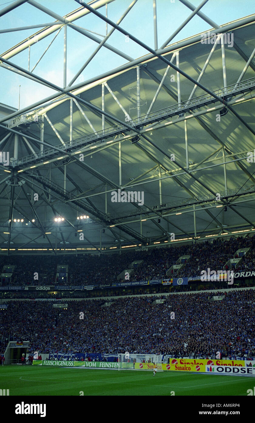 Schalke 04 football club la riproduzione di un gioco della Bundesliga alla Veltins Arena di Gelsenkirchen, Renania settentrionale-Vestfalia (Germania). Foto Stock