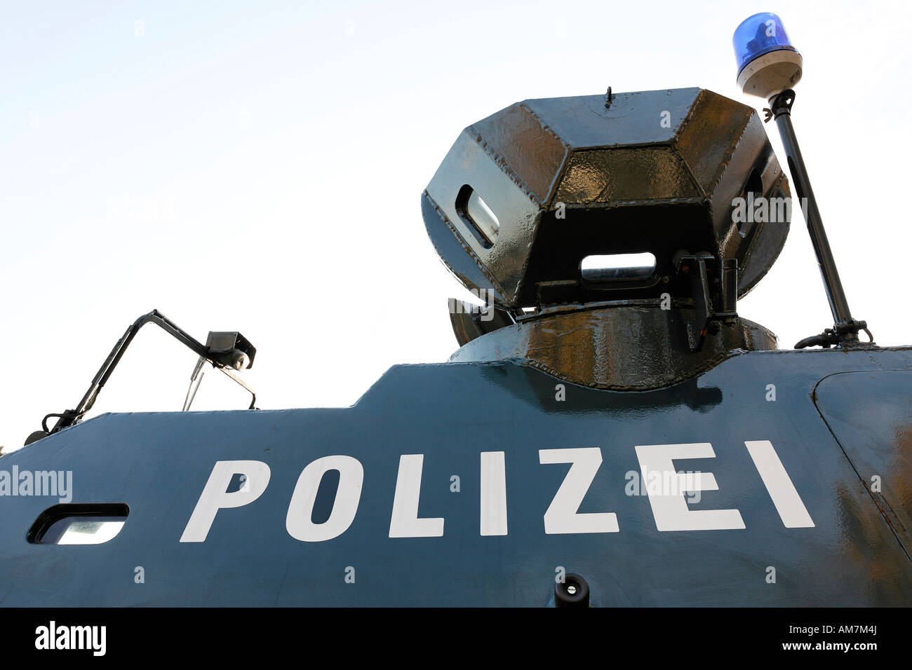 Scritte a lato di un autoblindo della polizia tedesca, Germania Foto Stock