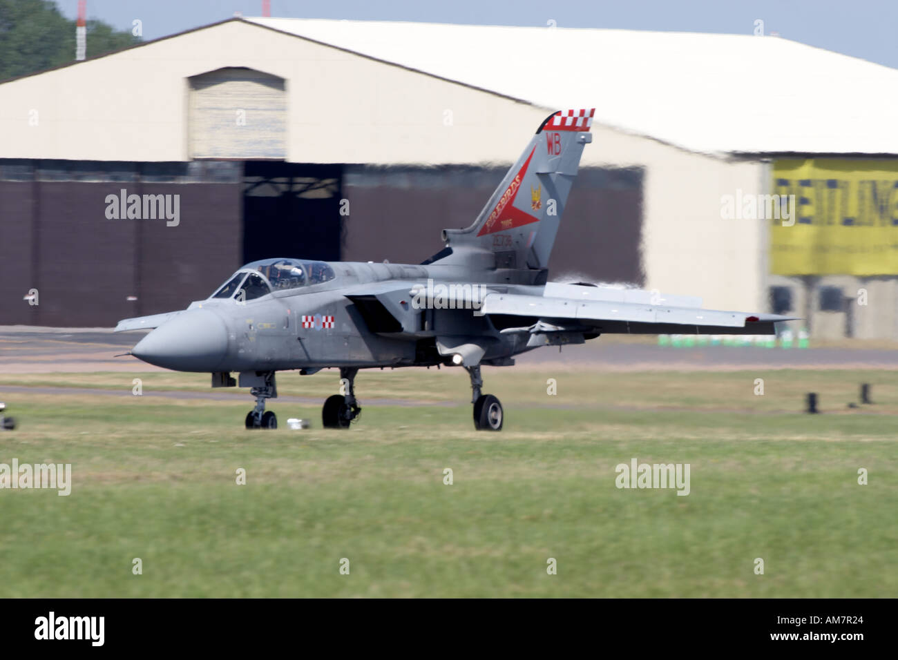 Panavia Tornado F3 Royal Air Force in atterraggio a Royal International Air Tattoo RAF Fairford 2005 Foto Stock