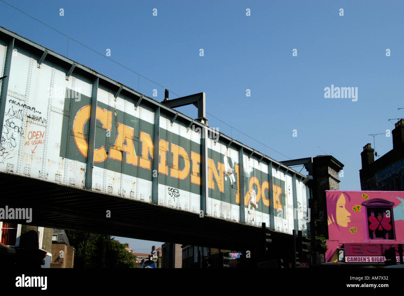 Ponte sul Camden Lock, Londra Inghilterra REGNO UNITO Foto Stock