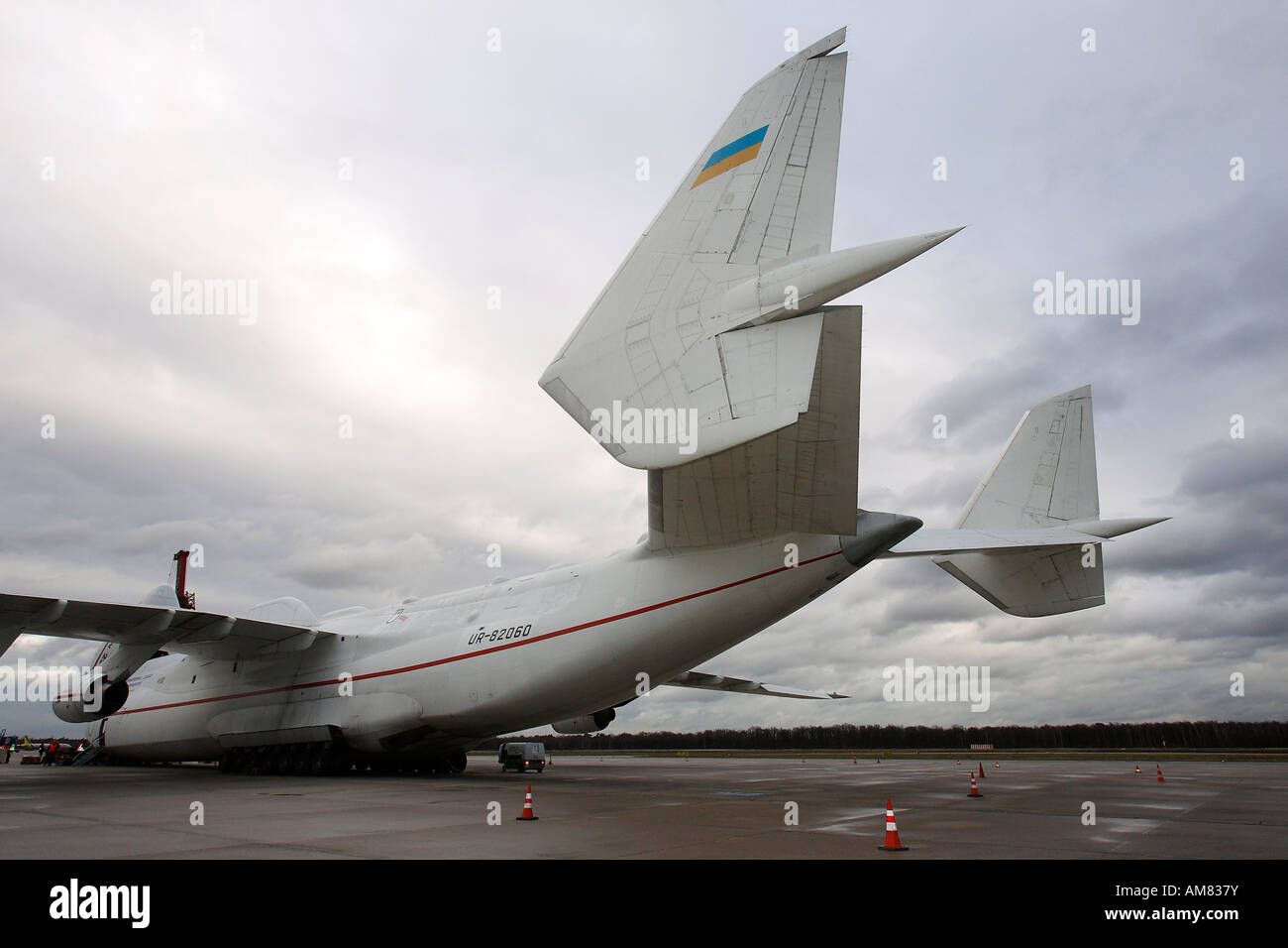 Un Antonow-225, Colonia Bonn, Colonia, nella Renania settentrionale-Vestfalia, Germania Foto Stock