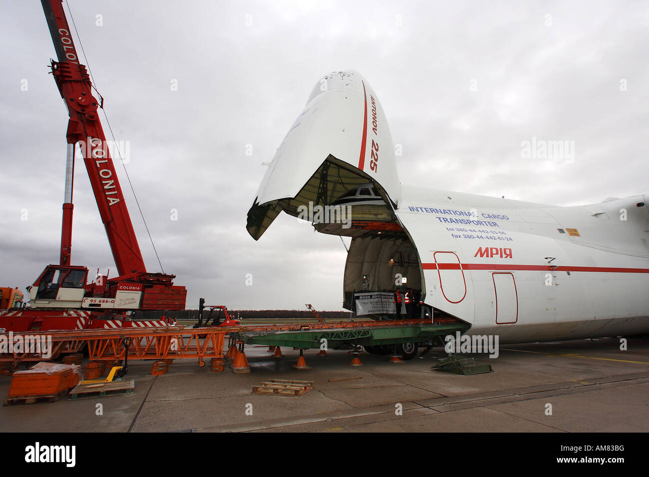 Un Antonow-225, Colonia Bonn, Colonia, nella Renania settentrionale-Vestfalia, Germania Foto Stock