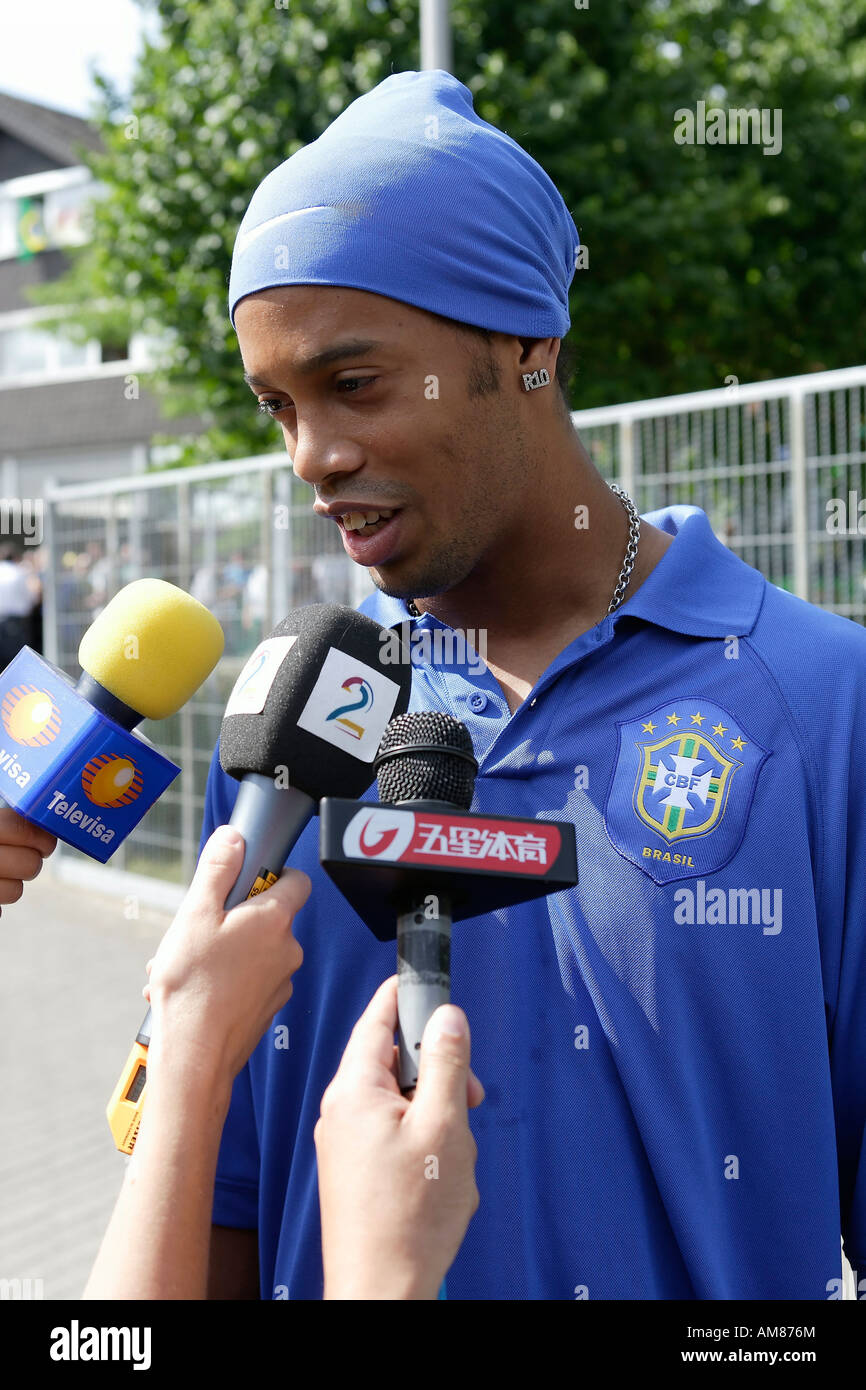 Intervista con Ronaldinho, Belkaw Stadion, formazione della nazionale brasiliana, Bergisch Gladbach, Renania settentrionale-Vestfalia, Foto Stock