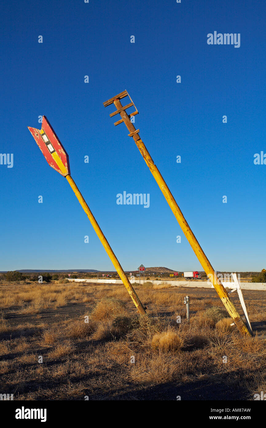 Stati Uniti, Arizona, Route 66, doppie frecce, città fantasma Foto Stock