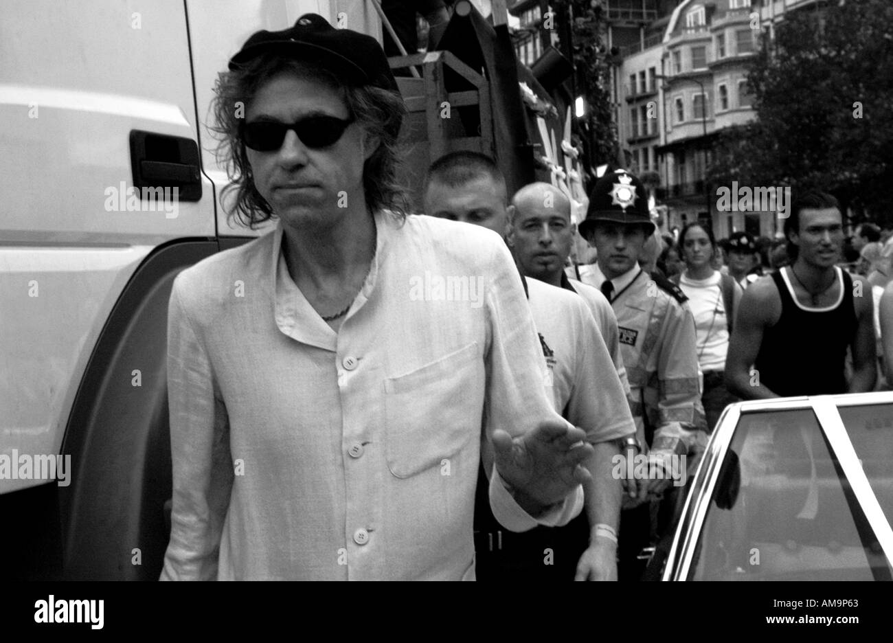 Sir Bob Geldof apre il Gay Pride Marzo 2005 in Hyde Park il giorno stesso come il Live 8 concerto Foto Stock