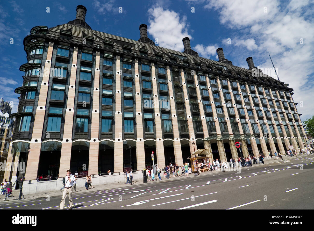 Portculus casa di fronte al palazzo del parlamento di Londra Foto Stock