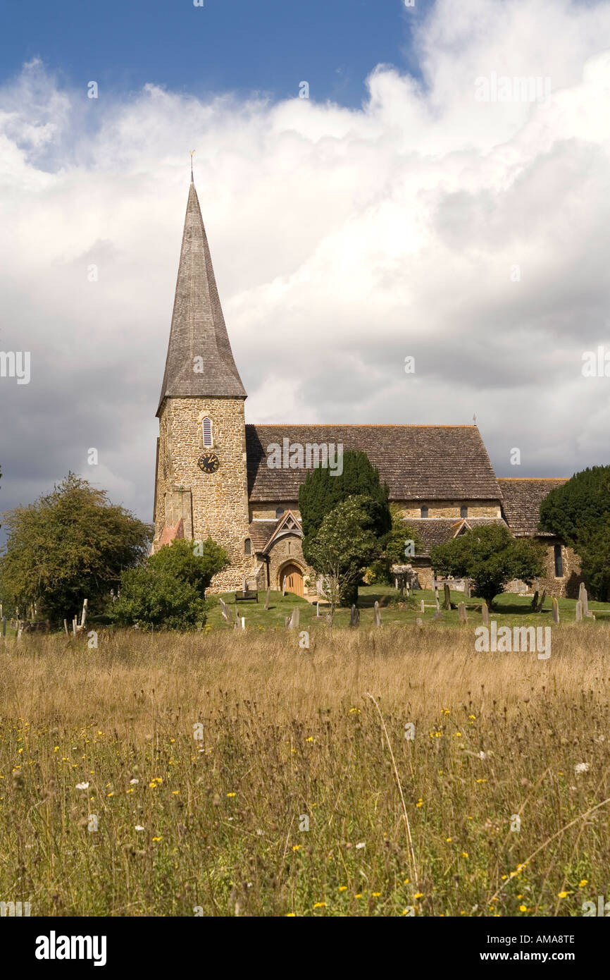 West Sussex Wisborough Green Village chiesa attraverso il Glebe Prato Foto Stock