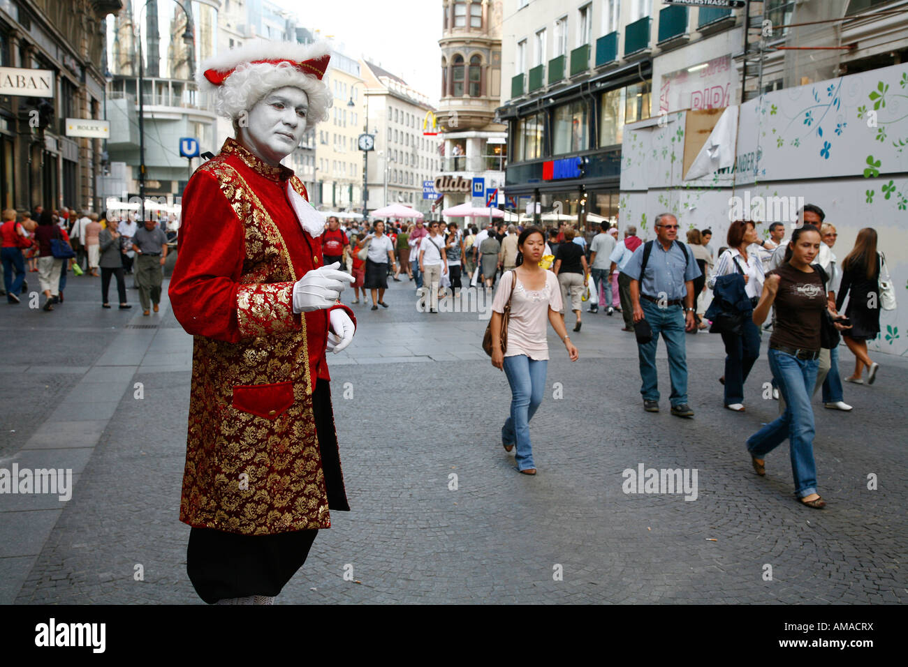 Agosto 2008 - Street performer at Graben strada pedonale a Vienna Austria Foto Stock