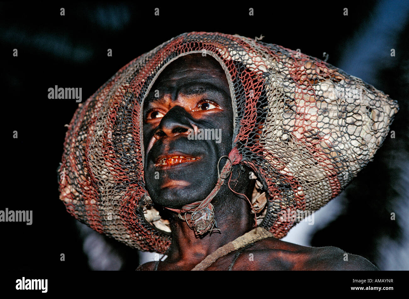 Ritratto di uomo nativo in Papua Nuova Guinea la Nuova Bretagna Kimbe Bay Foto Stock