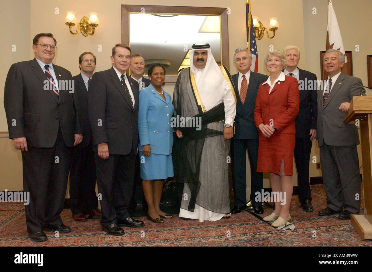 Sheikh Hamad bin Khalifa al Thani Emiro del Qatar si incontra con i membri del Congresso a Washington il giovedì 8 maggio 2003 Foto Stock