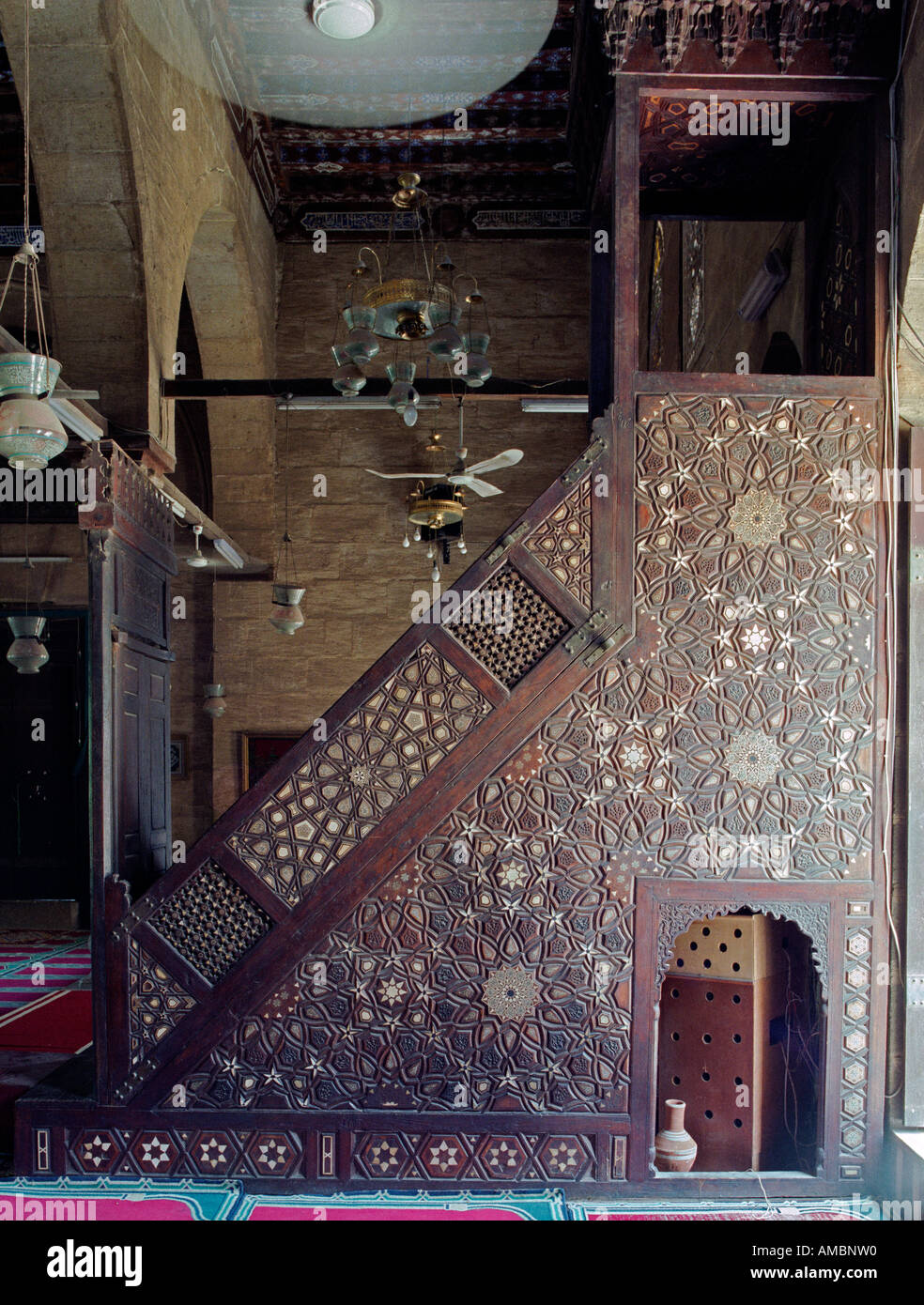 Minbar (il pulpito) di al-Ghamri nel complesso di al-Ashraf Barsbay, Il Cairo, Egitto Foto Stock